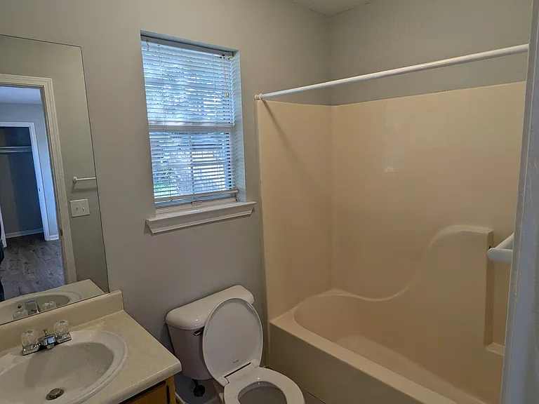 177 Sheila Dr — Photo 4