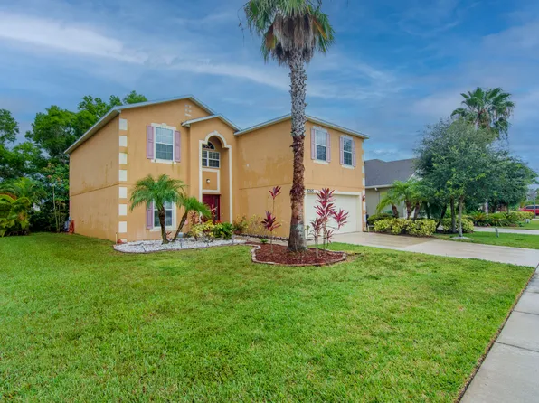 5265 NW Wisk Fern Circle, Port St Lucie, FL 34986