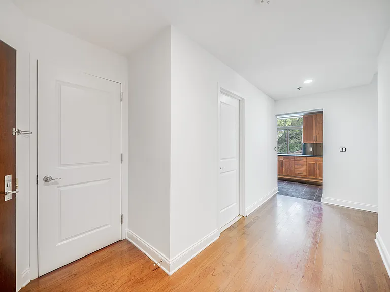 197 Gorge Rd #401 — Photo 9
