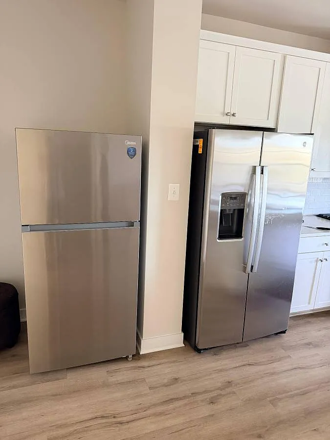 1 bed, 1.5 bath, 350 sqft, $900 — Photo 1