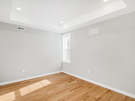 5th image of 1924 W Girard Ave Floor 3