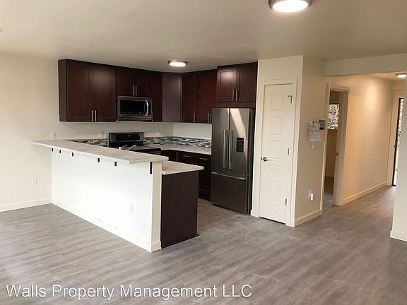 4th image of 2465 Dexter Ave N APT 102
