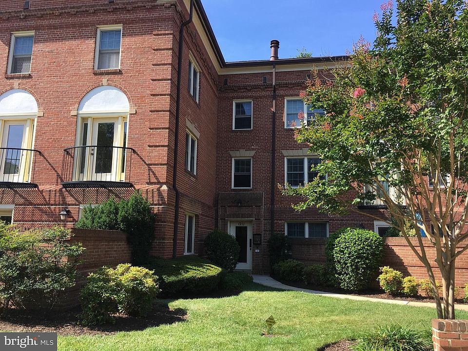 1st image of 1211 N Pitt St APT 2B