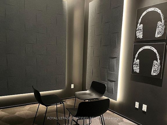 4th image of 10 Eva Rd #1204