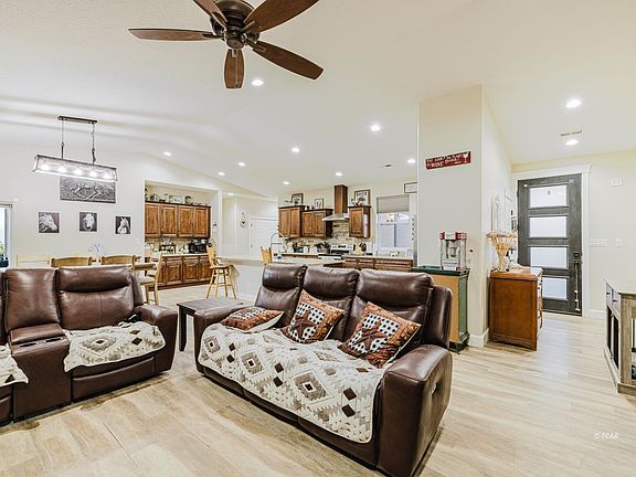 5th image of 689 Karval Dr