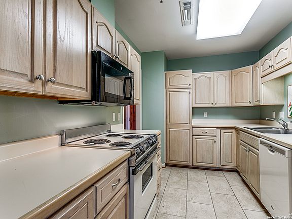 5th image of 1 TOWERS PARK LN #812
