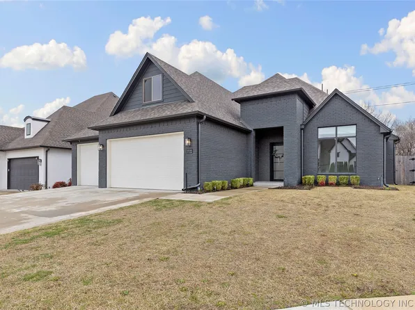 3722 W Tucson Pl, Broken Arrow, OK 74011