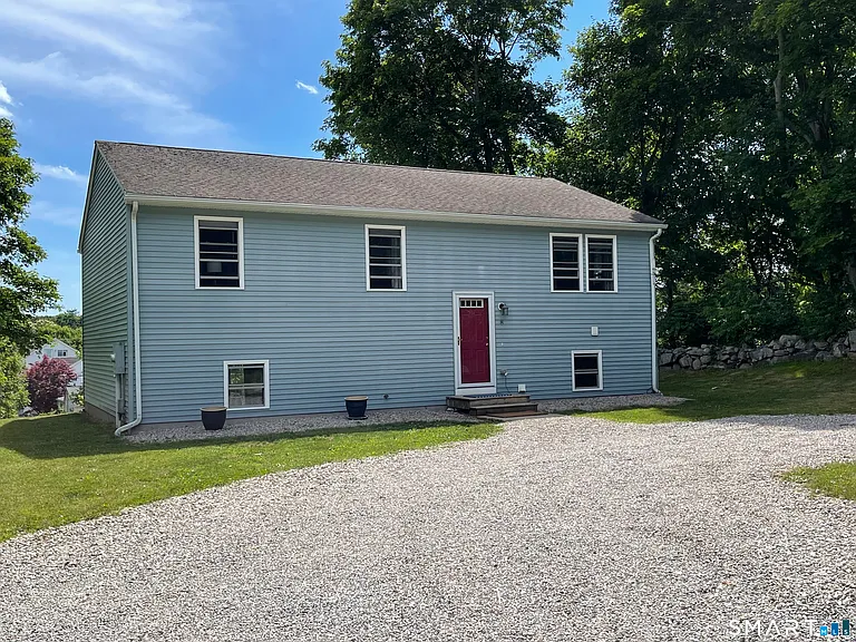 8 Wells Ave — Photo 4