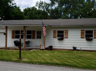 111 Riverview Dr, Glasgow, MO 65254