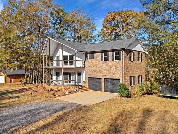 3rd image of 6417 Old Greenville Hwy