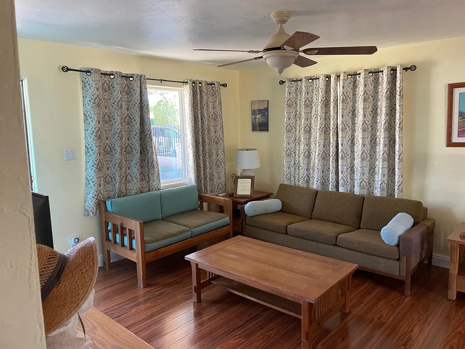 3 bed, 874 sqft, $1,600 — Photo 2