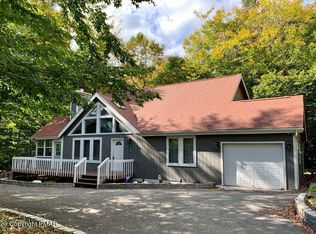 150 Long Woods Rd, Tobyhanna, PA 18466