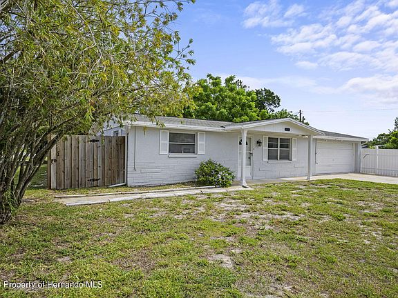 3rd image of 7305 Princeton Dr