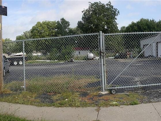 5th image of 1000 W Main St