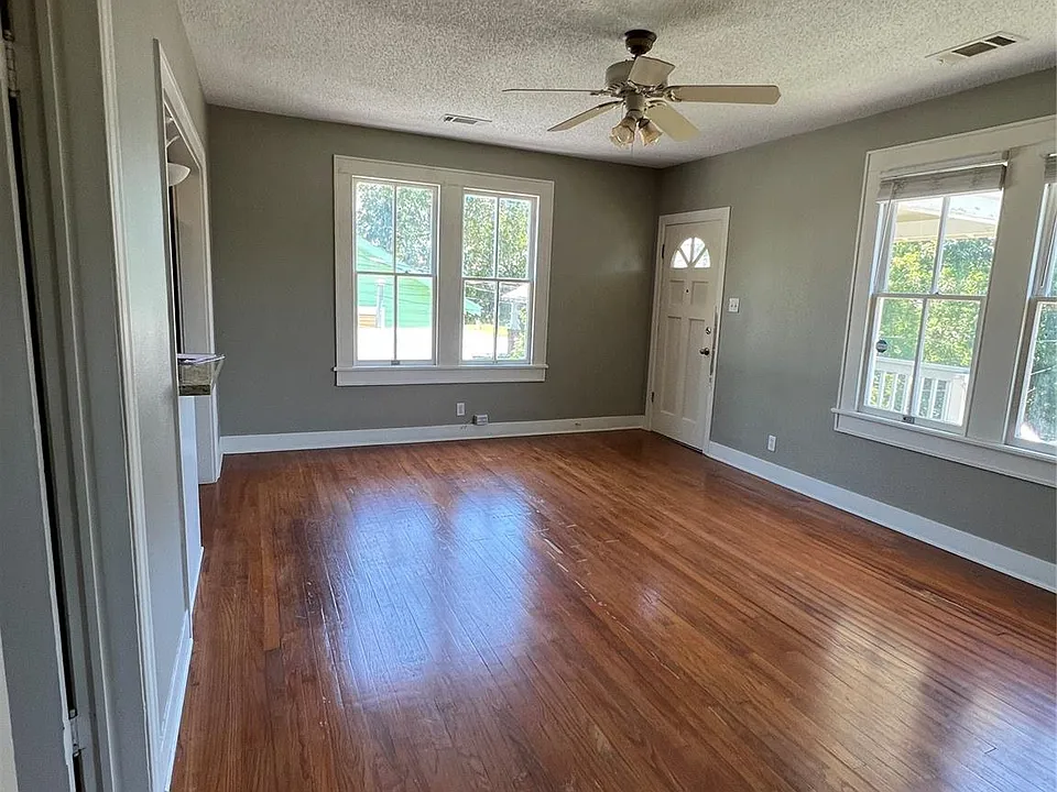 4410 Avenue R 1/2