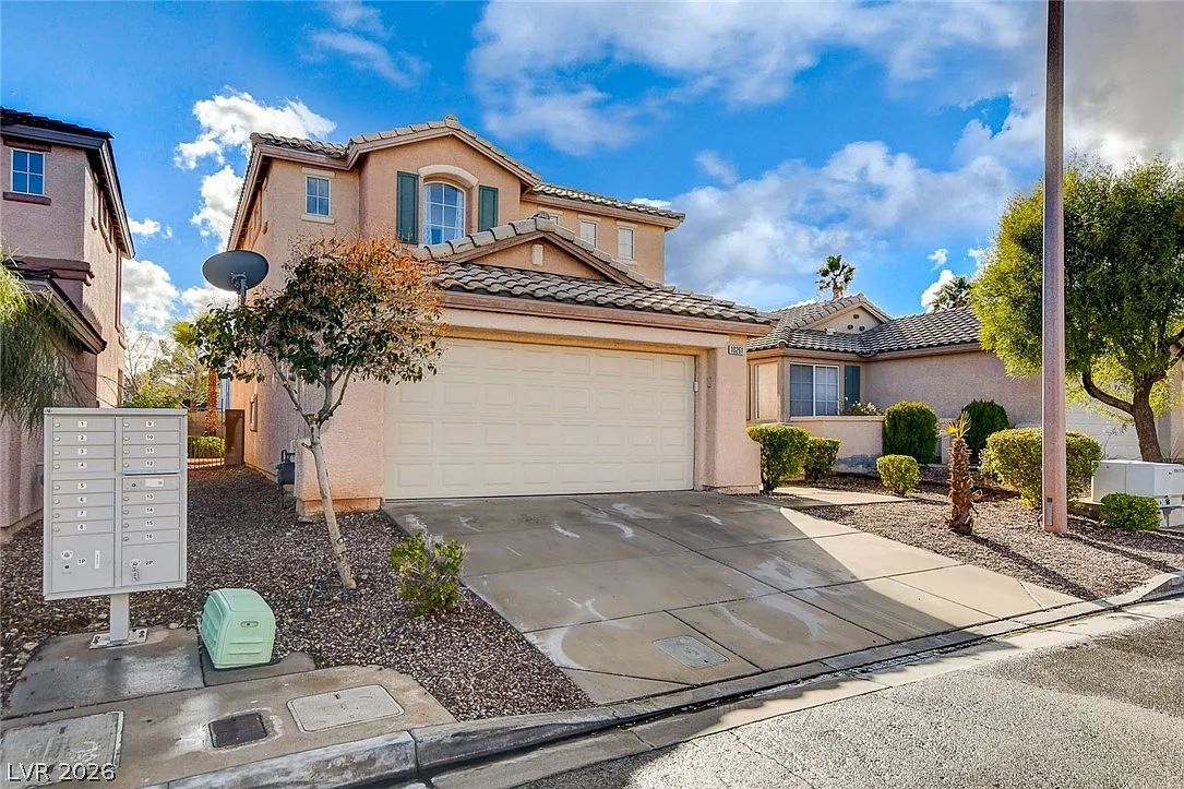 3 bed, 2.5 bath, 1681 sqft, $2,500 — Photo 3
