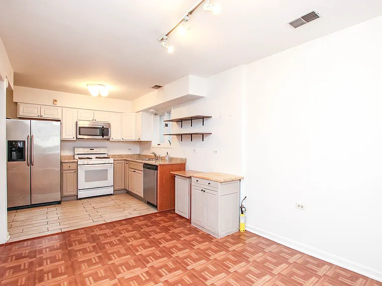 814 S Bell Ave #G — Photo 7