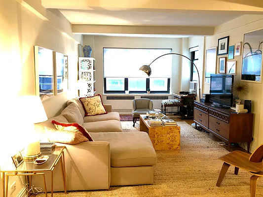 Rented by Compass | media 18