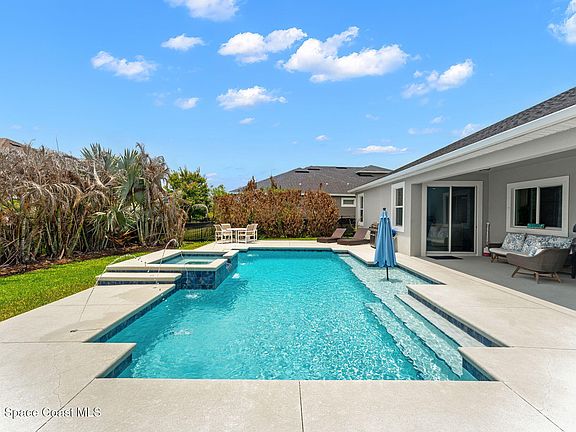 2nd image of 3135 Addison Dr