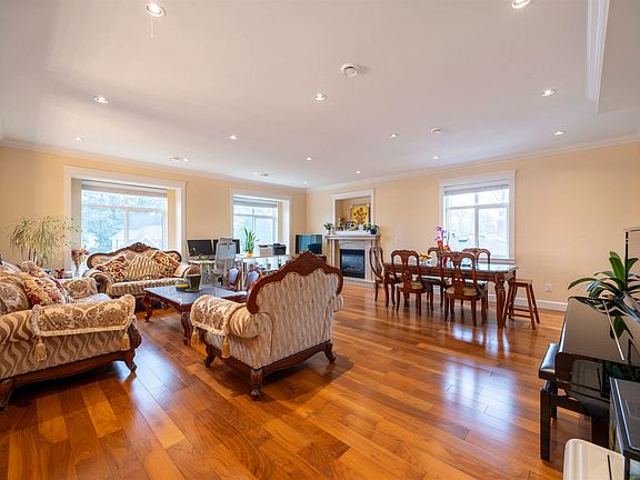 5th image of 4346 Wildwood Cres