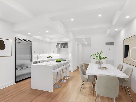 4th image of 43 W 64th St #2B