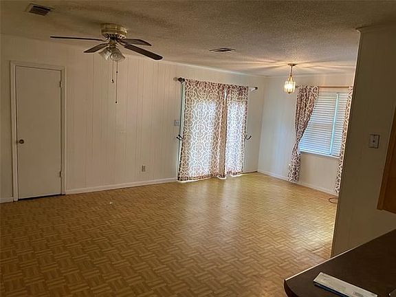 4th image of 571 Lynbrook Blvd