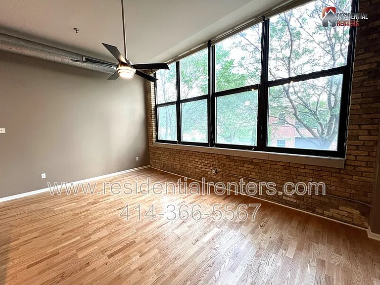 1924 N Hubbard St #209 — Photo 4