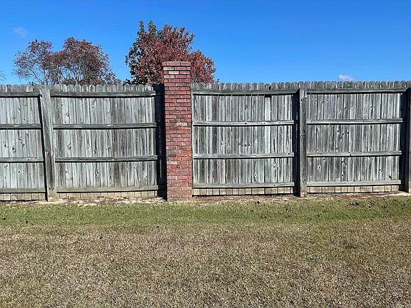 3rd image of 205 Stonegate Ct