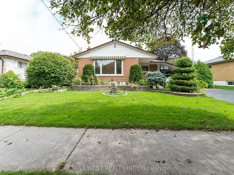 1st image of 203 Lupin Dr
