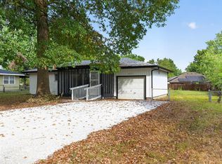 821 W San Martin St, Bolivar, MO 65613