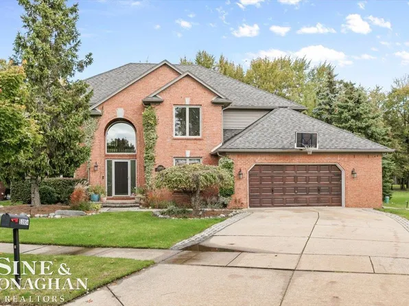 53954 Blakely Ct, New Baltimore, MI 48047