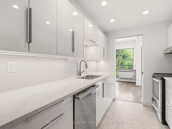 4th image of 162 Reynolds St #301