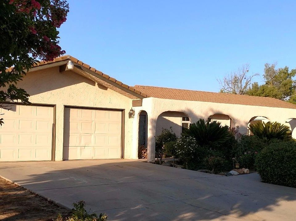 1st image of 366 S Dee Ann Ave