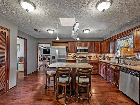 5th image of 105 Cedar Rdg