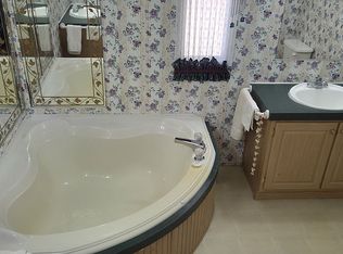 92 Heartstring Ct, Horse Shoe, NC 28742