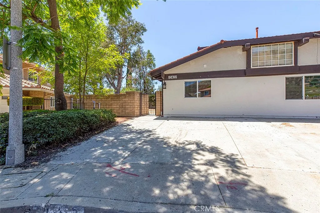 1 bed, 600 sqft, $2,300 — Photo 1
