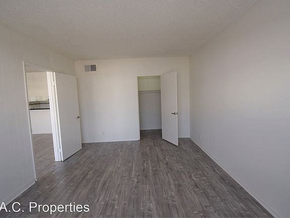 5th image of 4215 Mary Ellen Ave #9488026