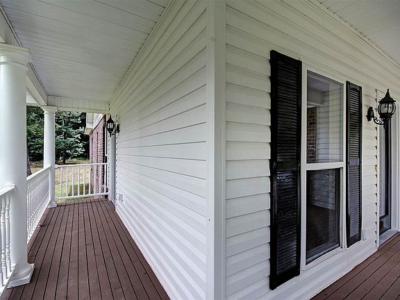 5th image of 424 Lake Dockery Dr
