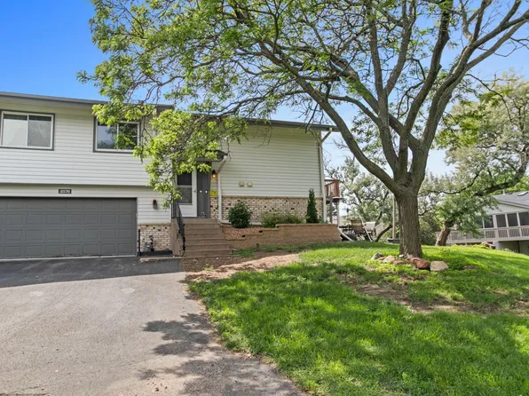 3576 Avon Ct, Woodbury, MN 55125