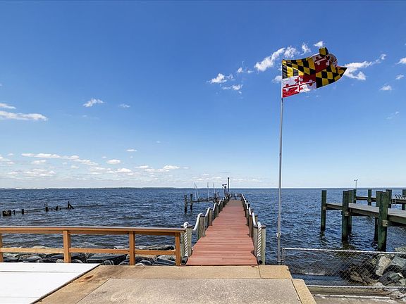 4th image of 2112 Lake Dr
