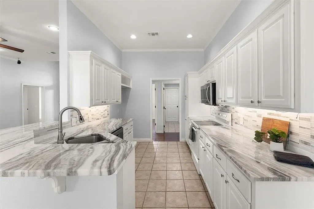 3 bed, 1855 sqft, $1,900 — Photo 4