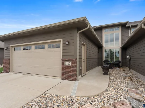 1117 S President Ct, Sioux Falls, SD 57106