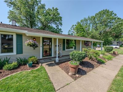 25171 Doe Dr, North Olmsted, OH, 44070