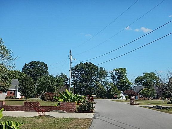 4th image of 3027 Regency Park Dr