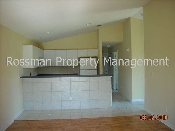3rd image of 1323 SE 8th Pl
