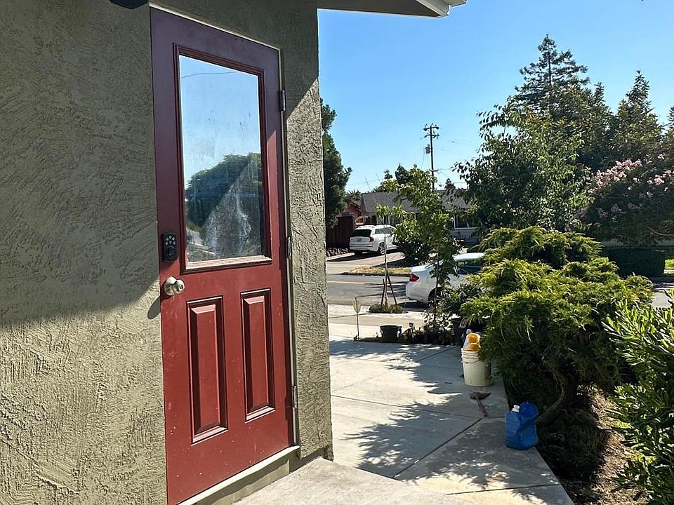1st image of 3430 Woodside Ln #3
