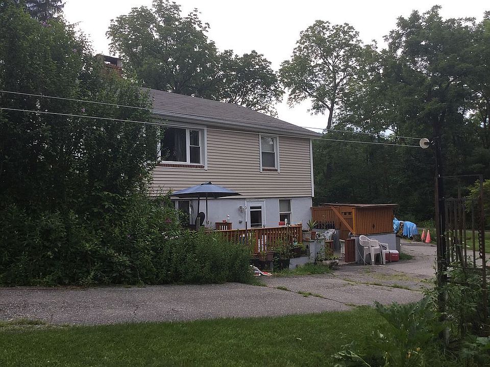 2nd image of 212 Old Pawling Rd