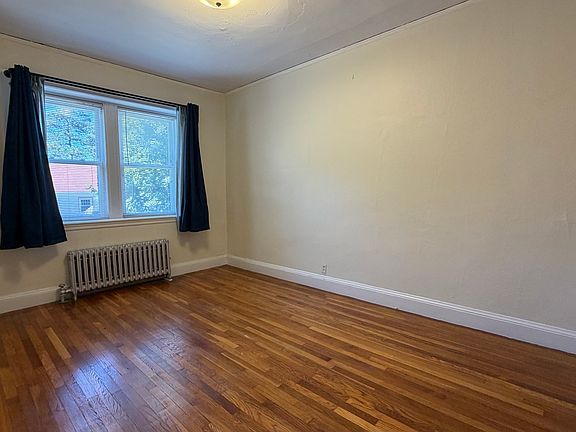 2nd image of 2043 Commonwealth Ave #4