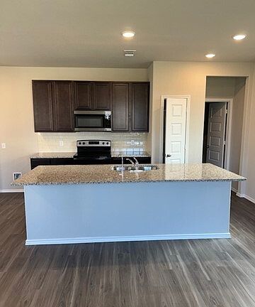 4th image of 4434 Tourmaline Way