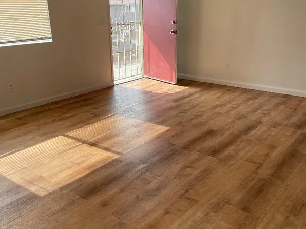 100 W Caldwell Ave #26, Visalia, CA 93277